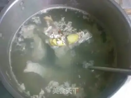 Make Dragon Bone Light Mountain soup step 2