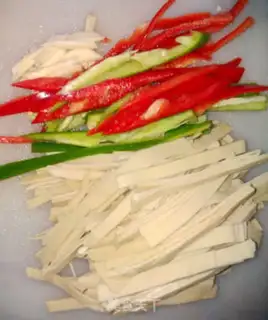 Make Green peppers of fried meat step 2