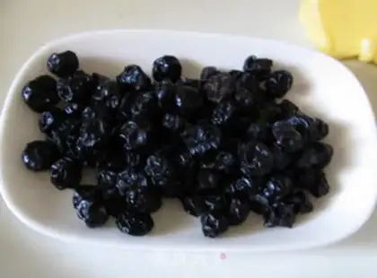 Make Blueberry dry toast, Hokkaido step 1