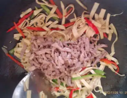 Make Green peppers of fried meat step 7