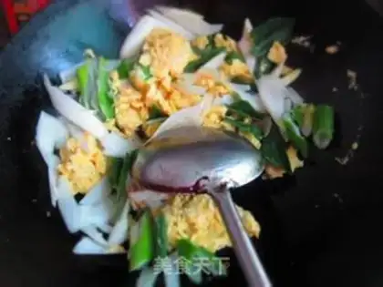 Make Onion fried eggs step 5