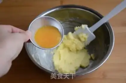 Make Sugar cookies step 1
