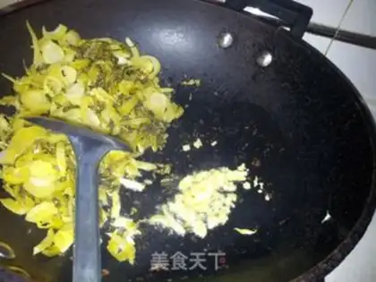 Make Sour sauce and pig intestines step 4