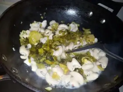 Make Sour sauce and pig intestines step 8