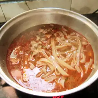 Make A fan old duck soup step 8