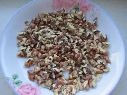 Make raisin walnuts step 2