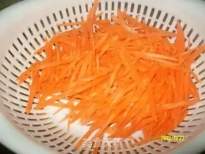 Make Fried carrots step 1