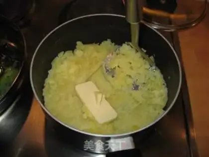 Make Classic mashed potatoes step 4