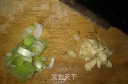 Make Garlic fried meat step 1