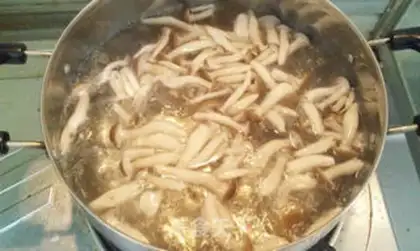 Make Crab mushroom bacon pasta step 1