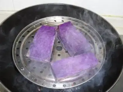 Make A purple mountain cracker step 0