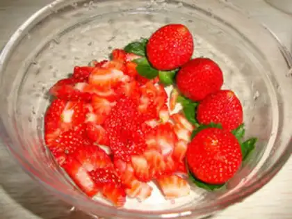 Make Strawberry blueberry mousse step 11