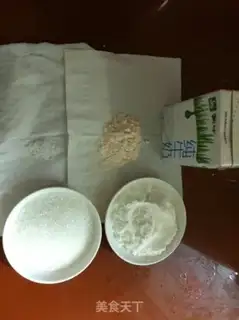 Make Cracker leather and fresh milk step 0