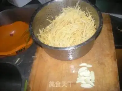 Make Garlic potatoes step 0