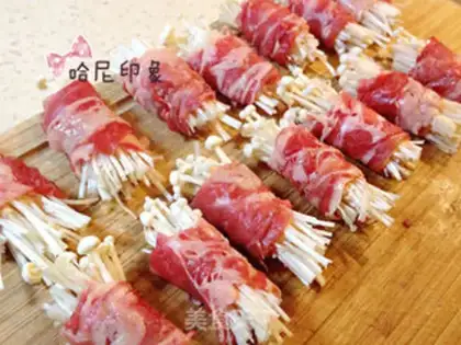 Make Gold pin mushroom beef rolls step 3