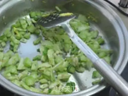 Make Orchid with fried eggs step 6