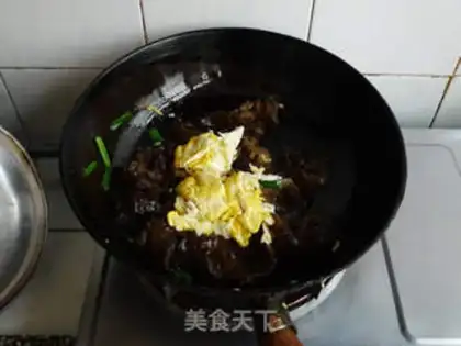 Make Pyramids and eggs step 5
