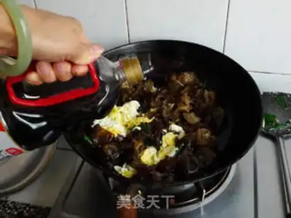 Make Pyramids and eggs step 6
