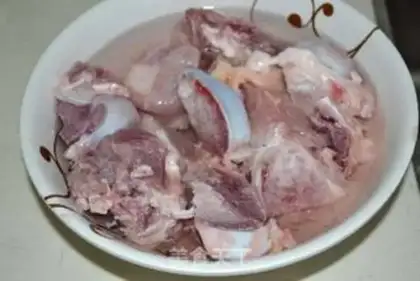 Make Piggy radish corn soup step 4