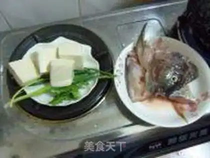 Make Fish head tofu soup step 0