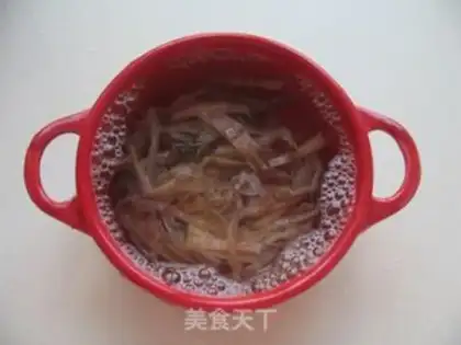 Make Tomato ink chop soup step 1