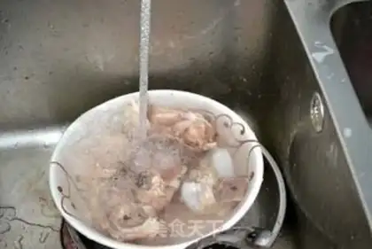Make Piggy radish corn soup step 7