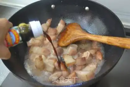Make Red wine, red meat step 4