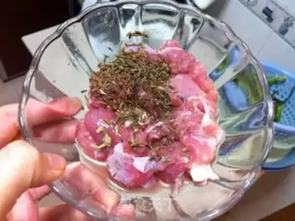 Make The lamb, the toothpick step 1