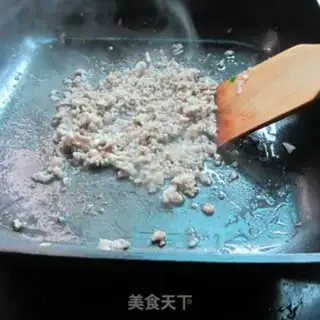 Make Tom step 1