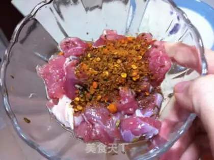 Make The lamb, the toothpick step 2