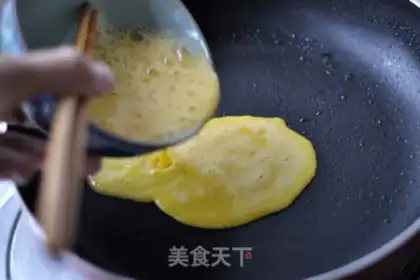 Make Garlic spinach eggs step 10