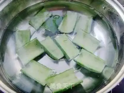Make Sausage cucumber rolls step 4