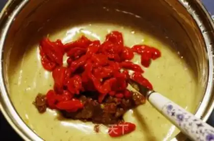 Make Red-tree cake step 9