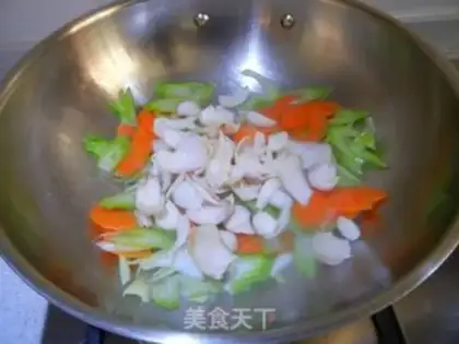 Make Three-coloured lilies step 4