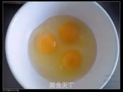 Make Tomato eggs step 1