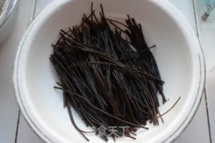 Make Spicy root powder step 0