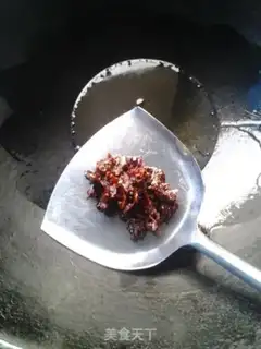 Make Four seasons of bean roasted ribs step 1