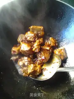 Make Four seasons of bean roasted ribs step 2
