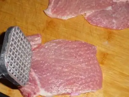 Make Black pepper pork chops step 1
