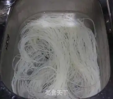 Make Red-oiled sour rice line step 0