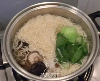 Make Go to the soup mushroom noodles step 5