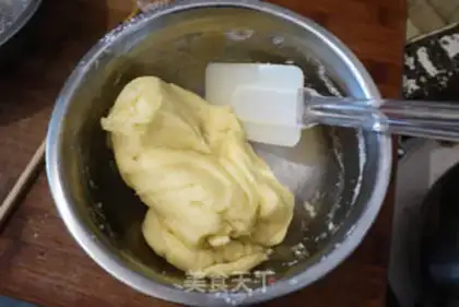 Make Mini-Blueberry Puff step 4