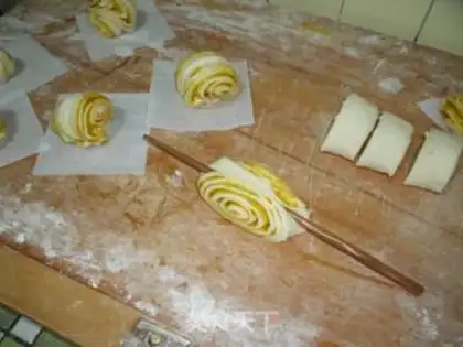 Make Curry rolls step 5