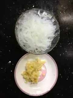 Make Garlic fan scallops step 1