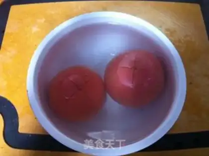 Make Pygmy tomato fried eggs step 1