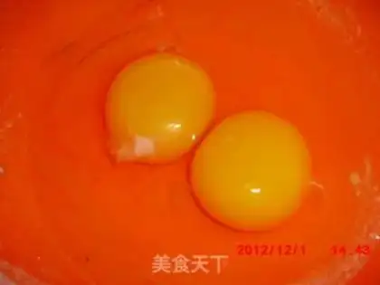 Make Tomato fried eggs step 1
