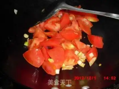 Make Tomato fried eggs step 8