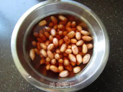 Make The peanuts and pig hoofs step 0