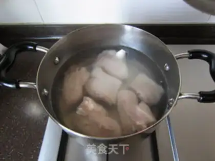 Make The peanuts and pig hoofs step 5