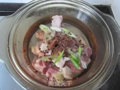 Make Spicy lamb pot step 2